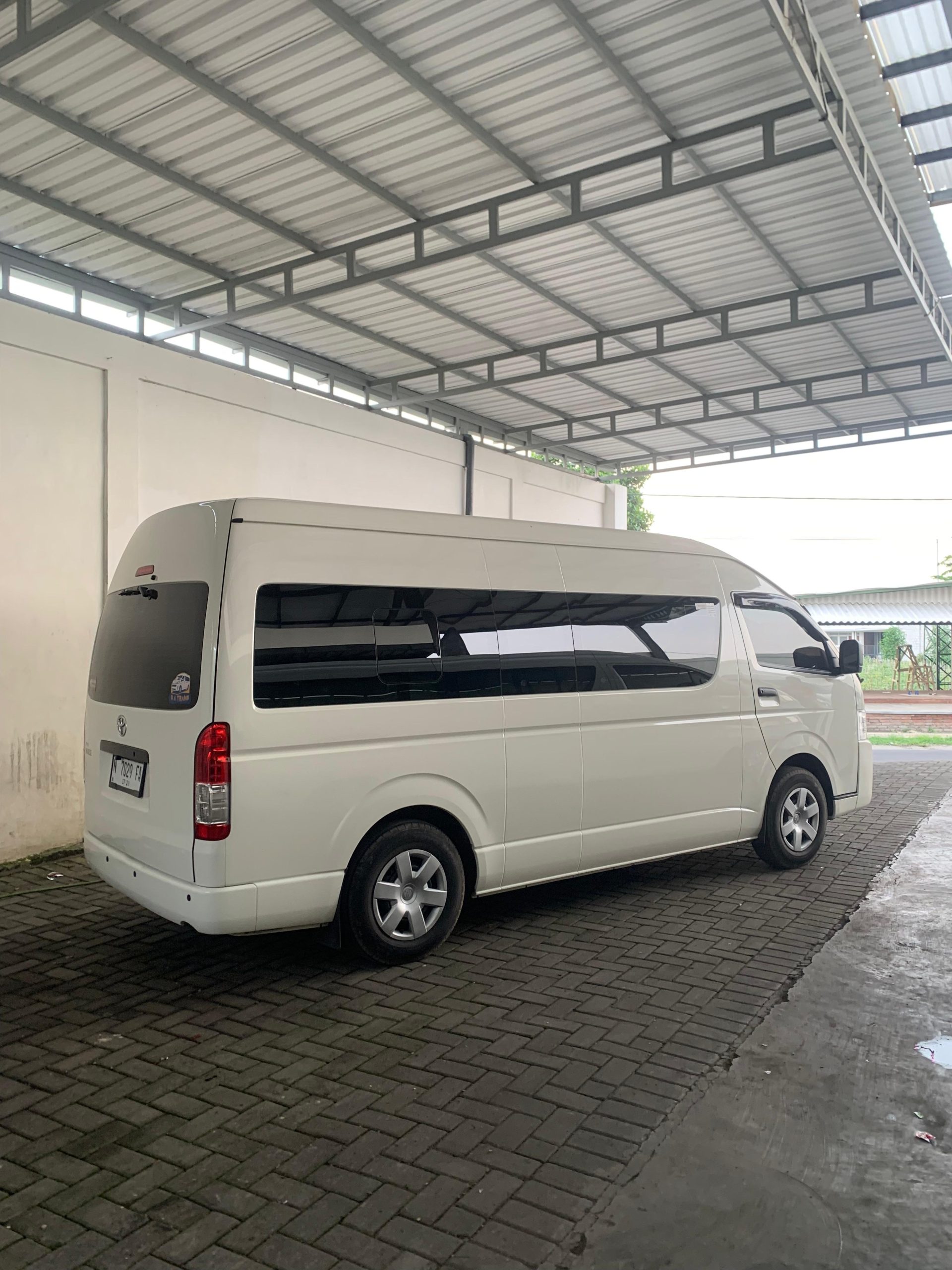 13 Seat